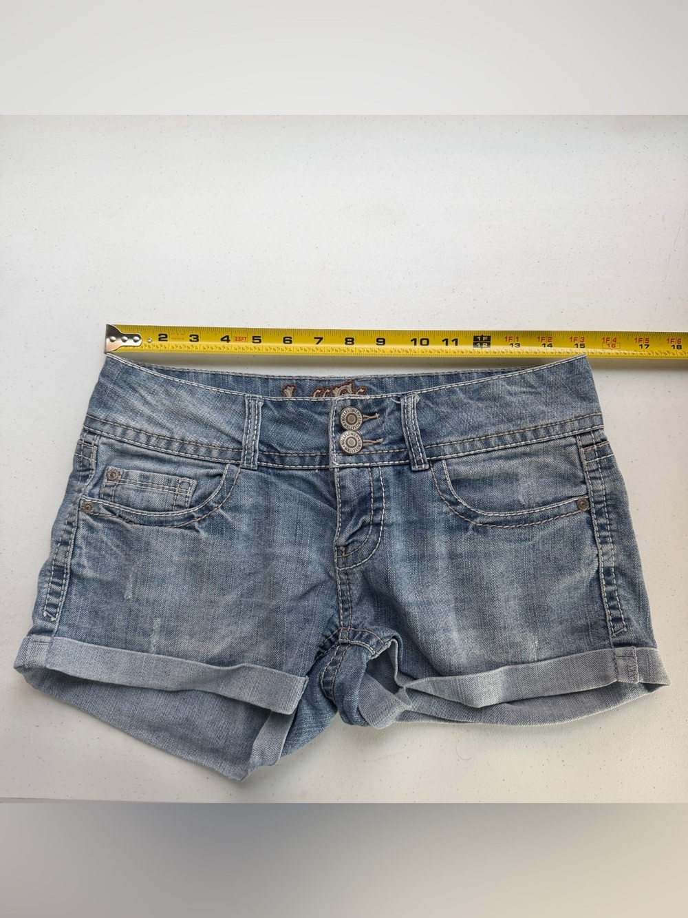 Denim Roll-Cuff Distressed Women's Mini Shorts Light Blue sz 6